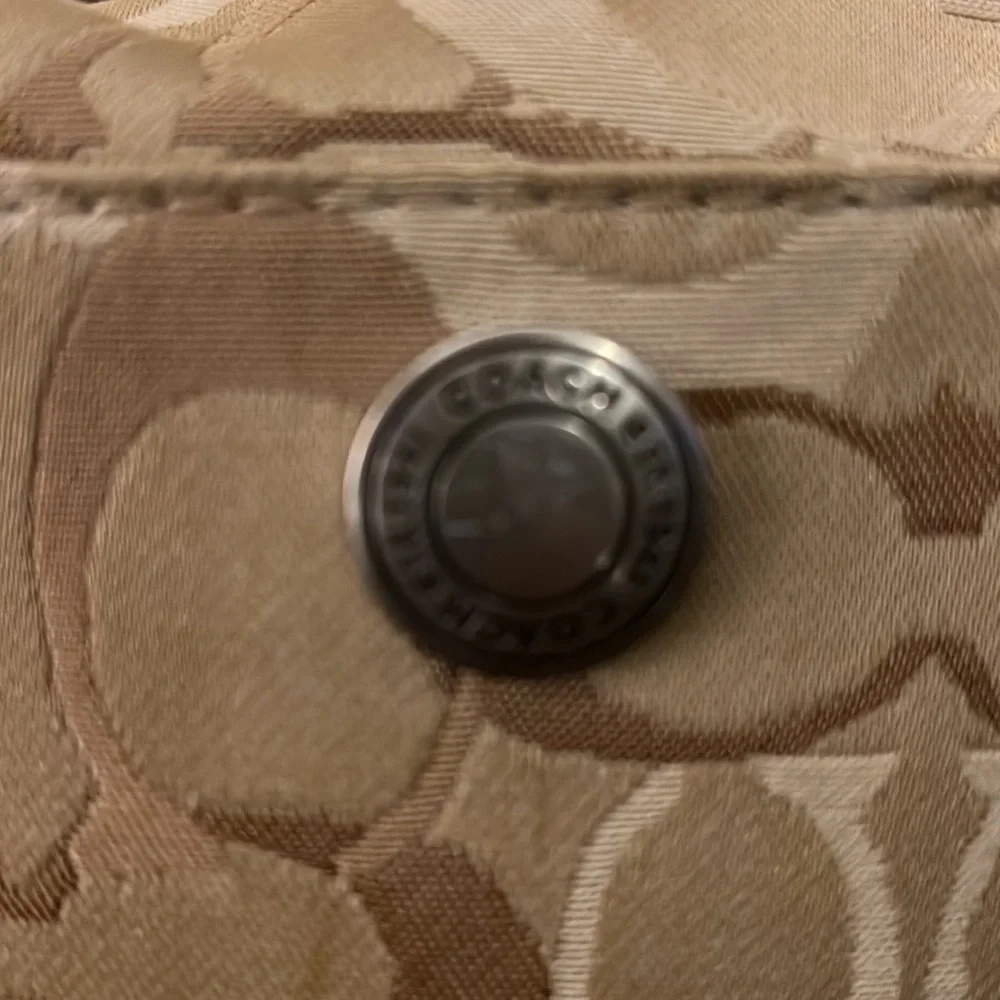 Coach - Picture 2 of 10